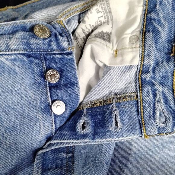 Levi's 501 Distressed Classic Straight Jeans Light Blue Sz 34 x28 - Picture 7 of 12